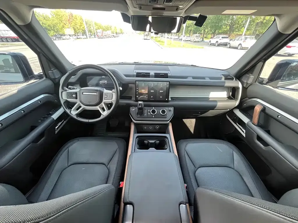 Land Rover Defender — фото 6