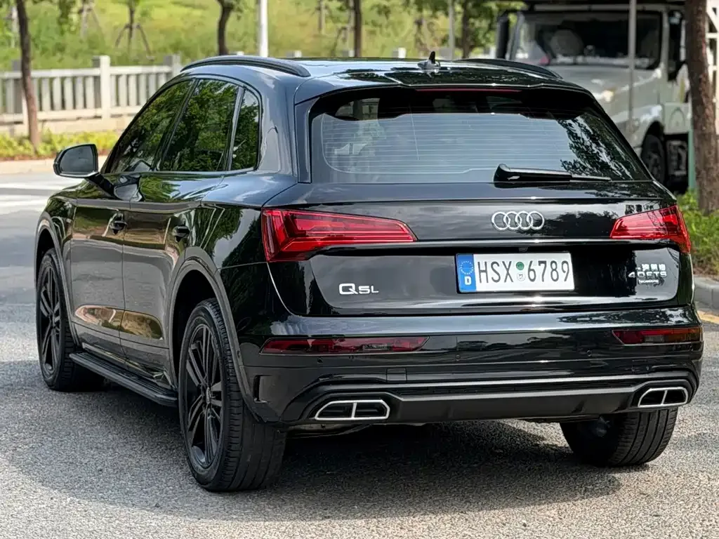 Audi Q5L — фото 8