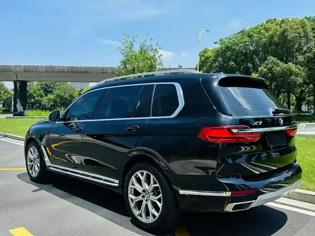 BMW X7 — фото 5