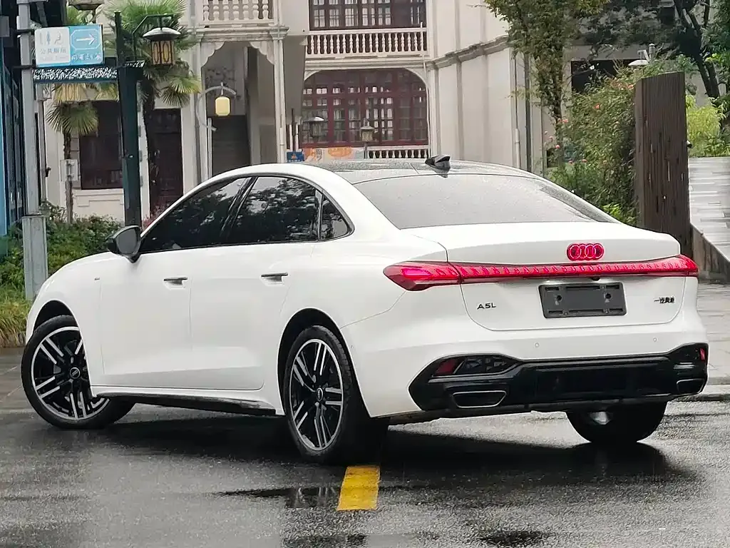 Audi A5L — фото 10