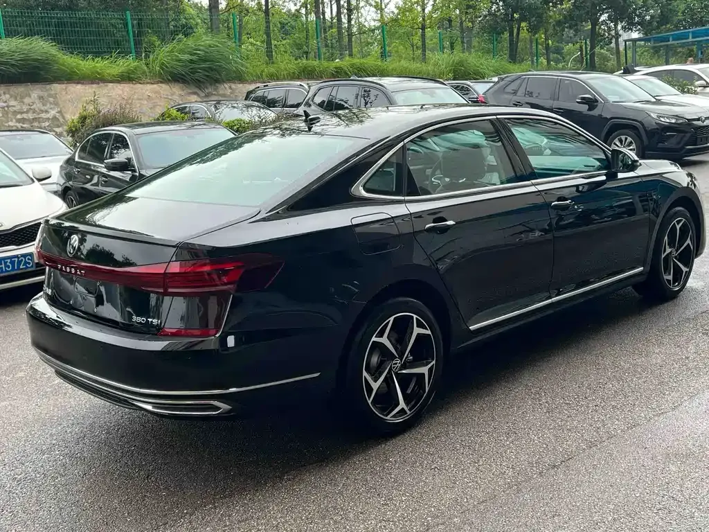 Volkswagen Passat — фото 8