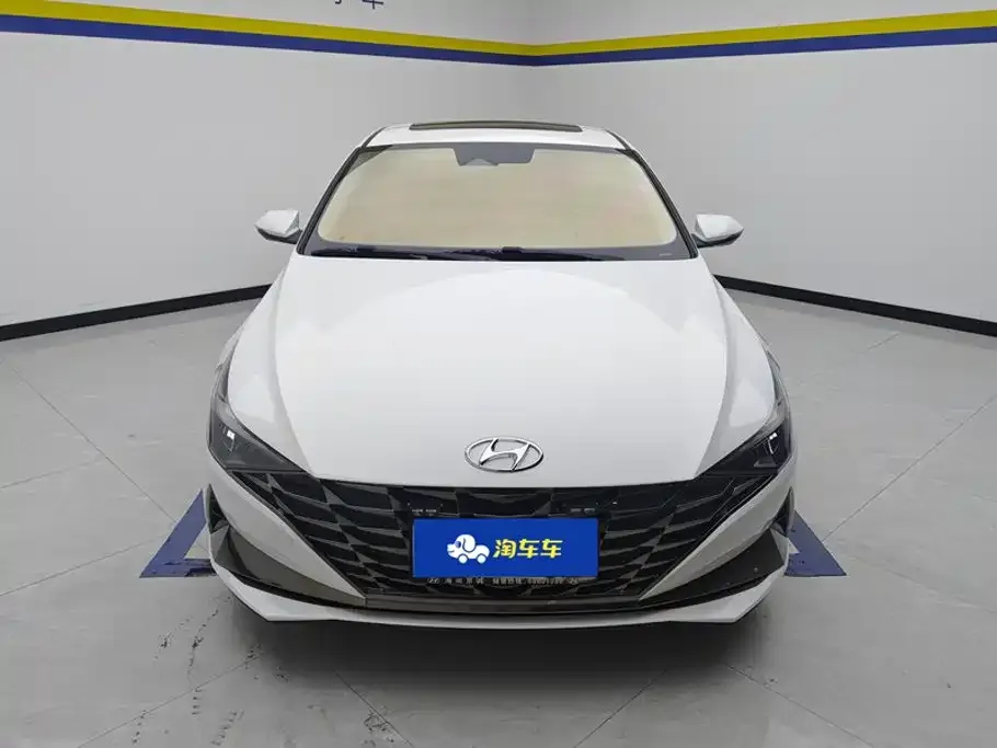 Hyundai Elantra — фото 8