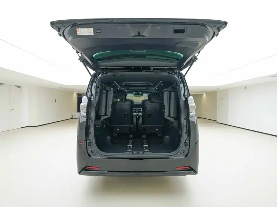Toyota Vellfire — фото 4