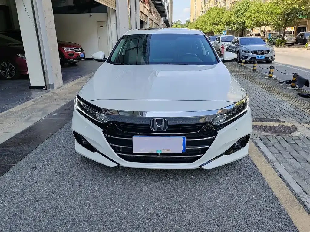 Honda Accord — фото 10