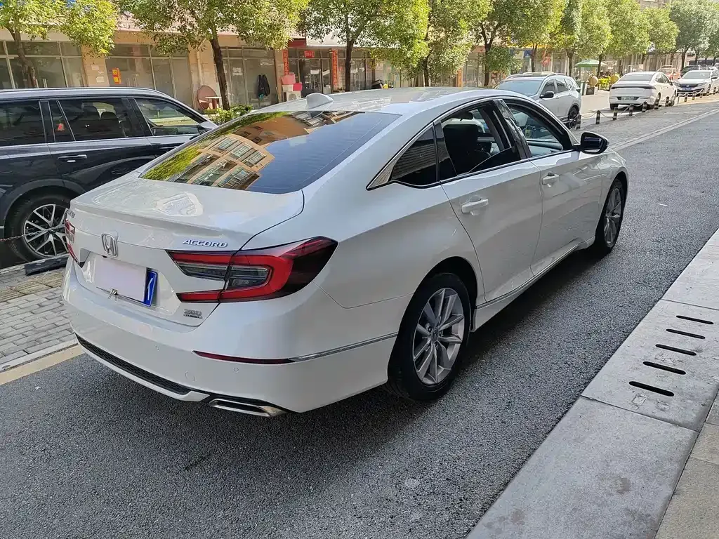 Honda Accord — фото 6