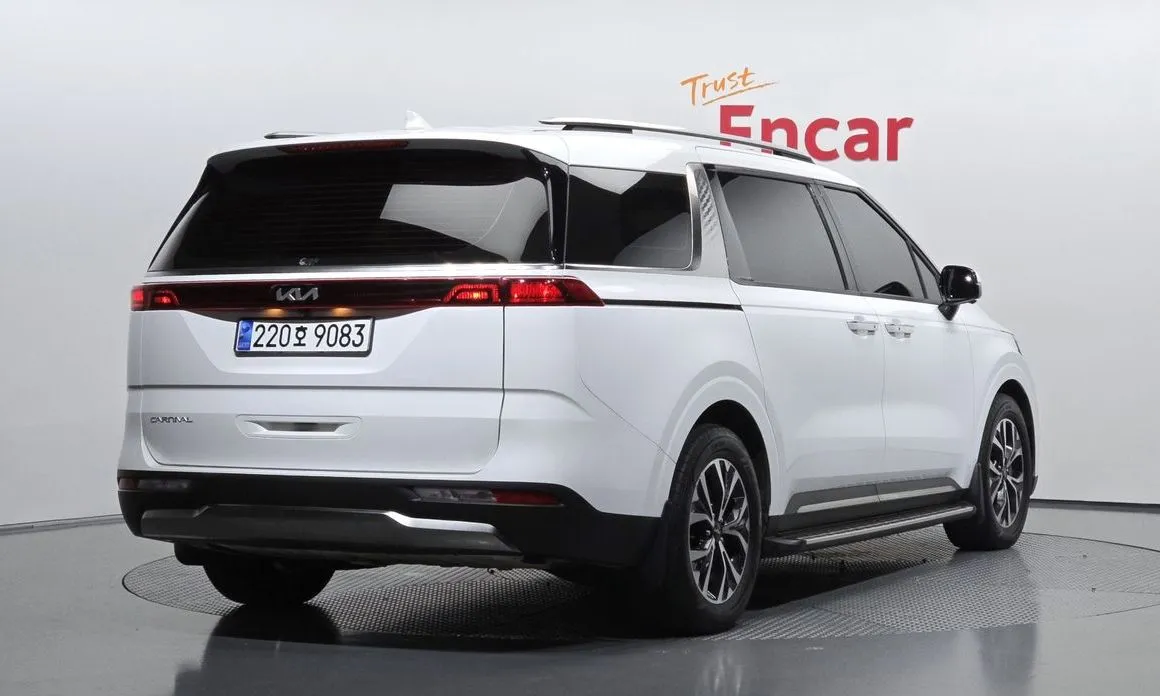 Kia Carnival — фото 5