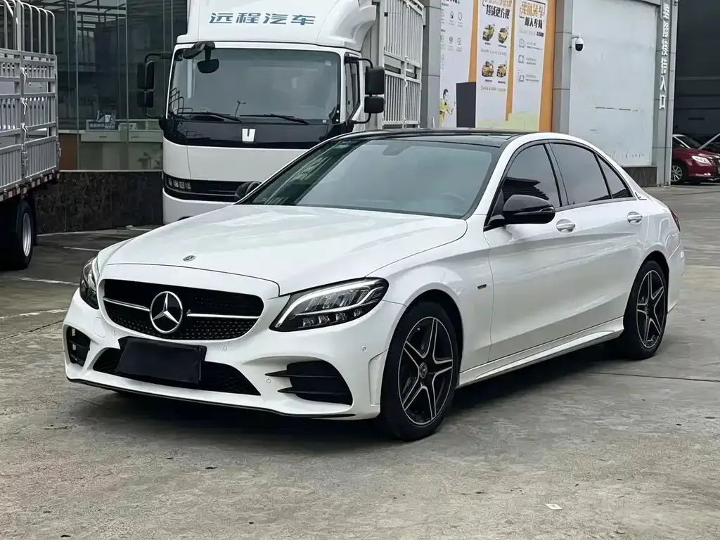 Mercedes-Benz C-Class — фото 1