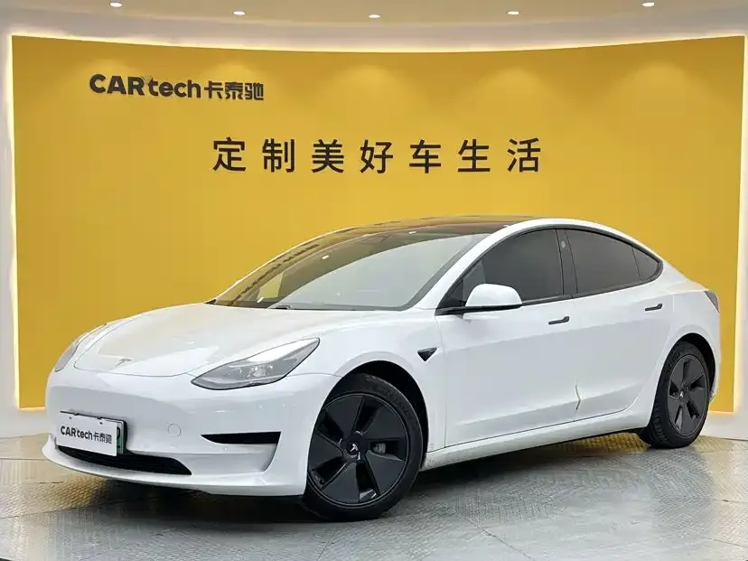 Tesla Model 3 — фото 1