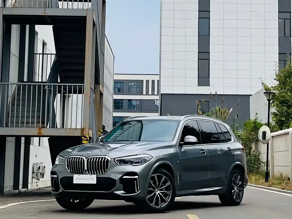 BMW X5 — фото 1