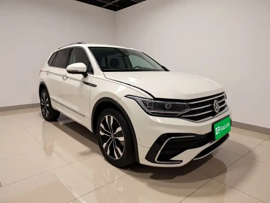 Volkswagen Tiguan L — фото 5