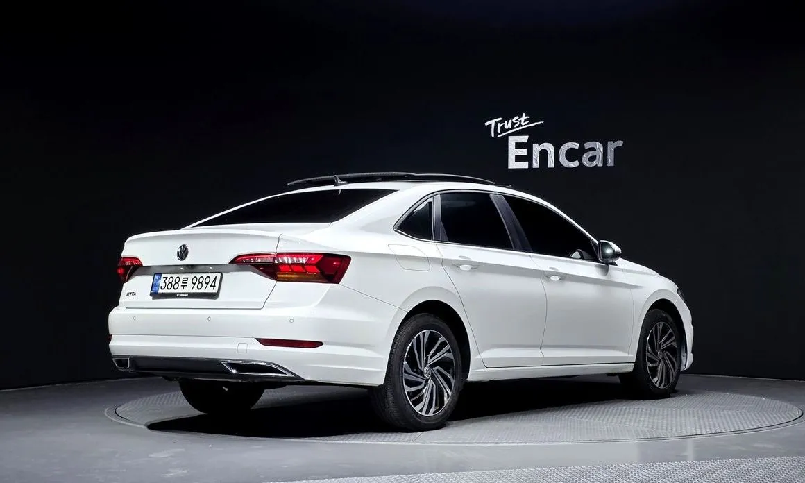 Volkswagen Jetta — фото 4