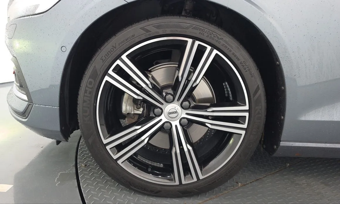 Volvo S60 — фото 10