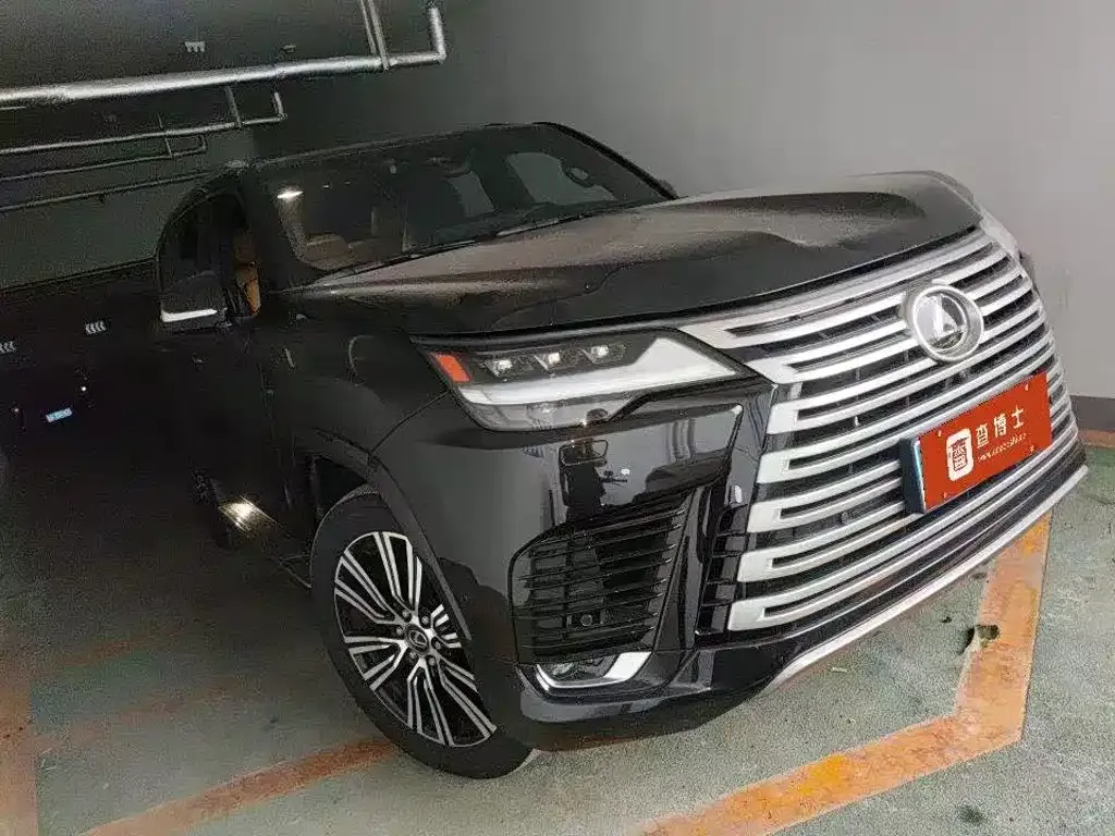 Lexus LX — фото 1