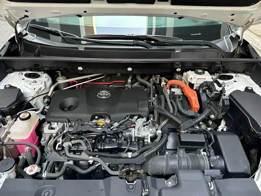 Toyota RAV4 — фото 10