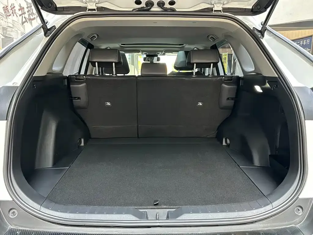 Toyota RAV4 — фото 7