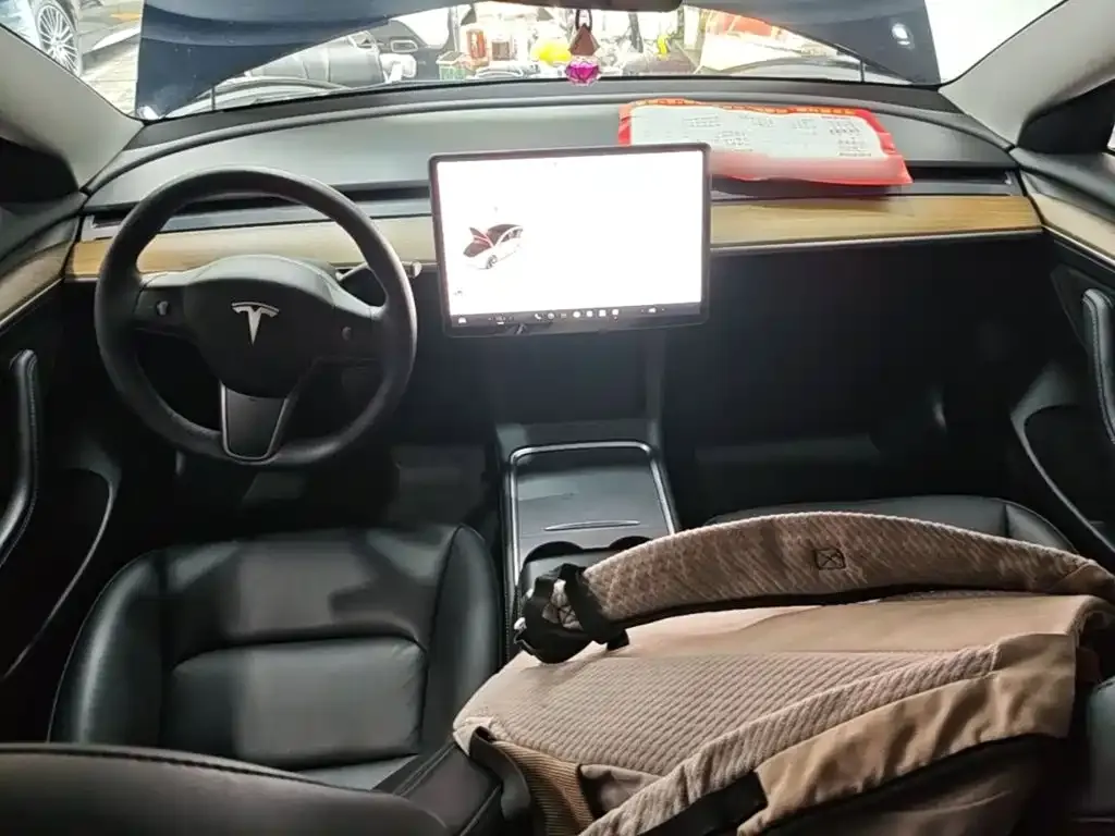 Tesla Model 3 — фото 2