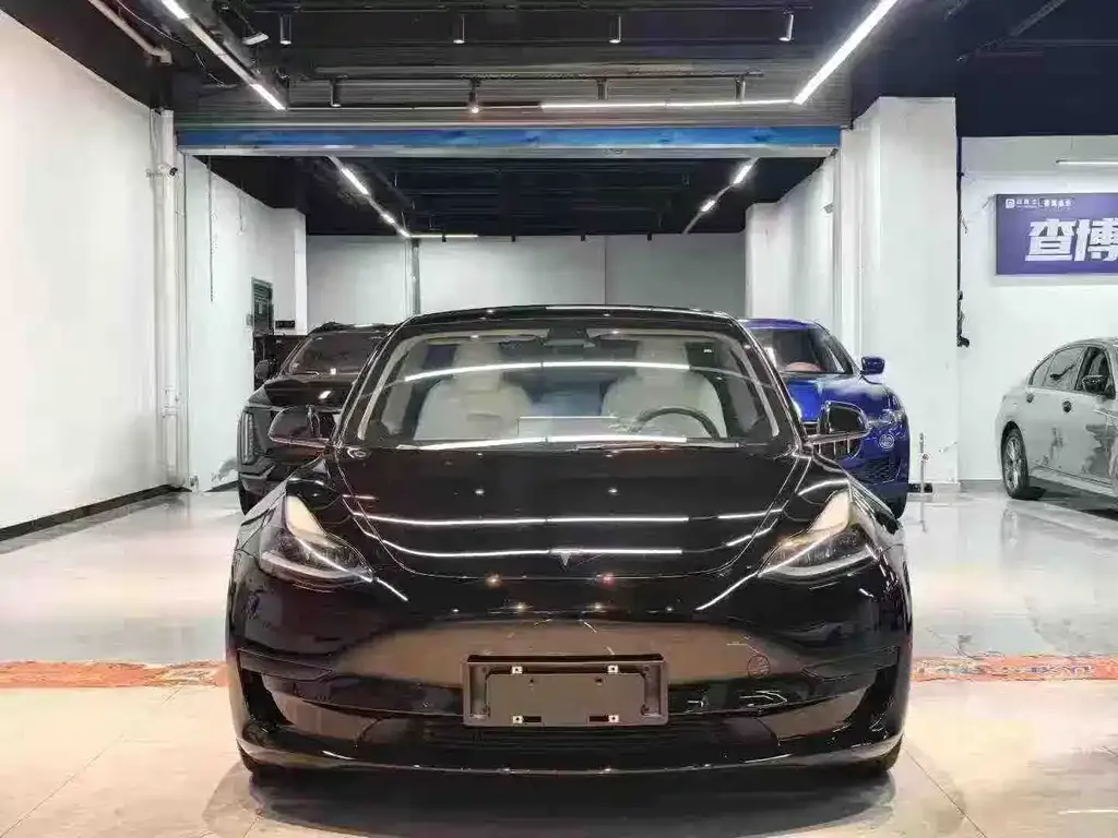 Tesla Model 3 — фото 2