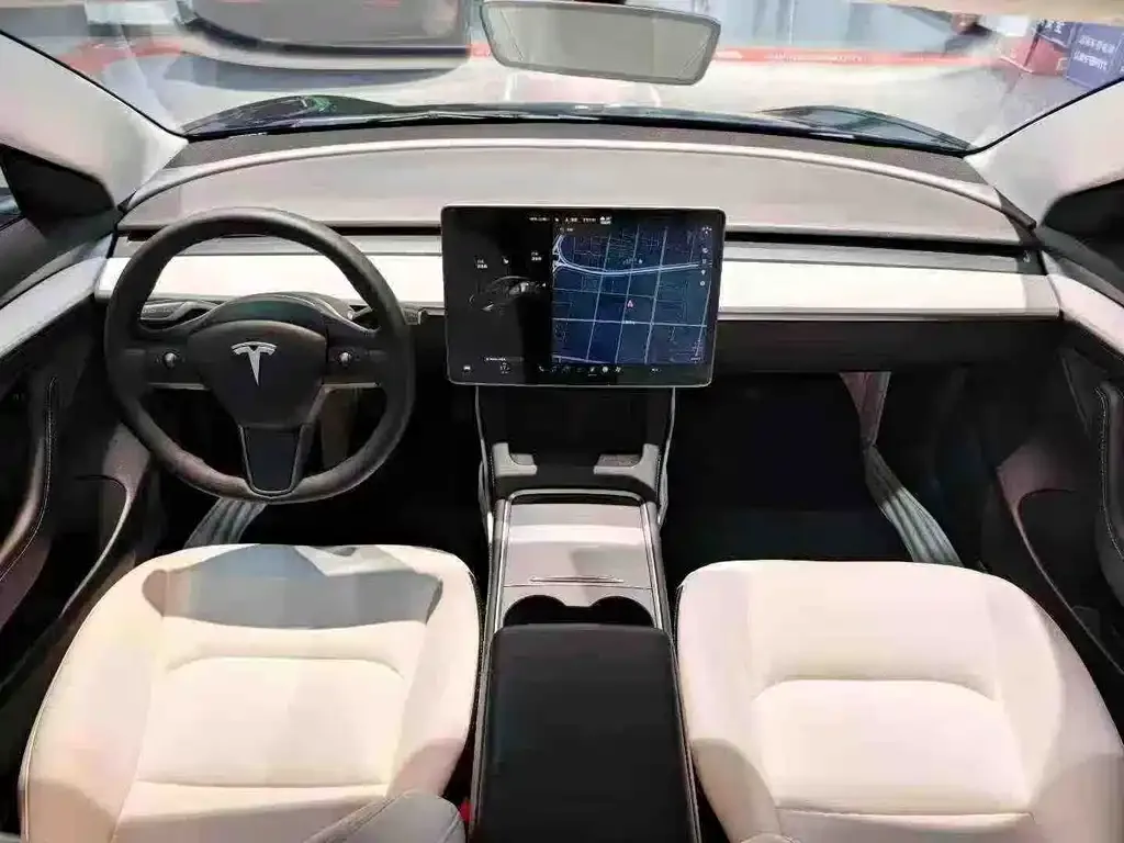 Tesla Model 3 — фото 6