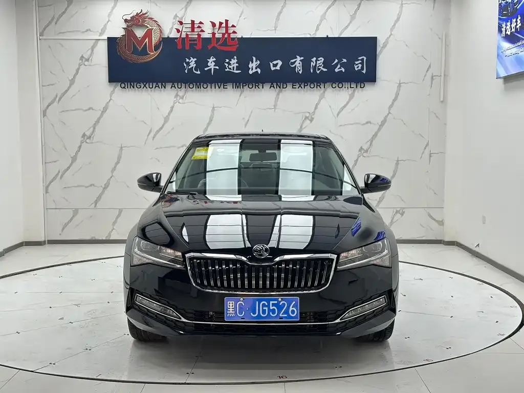 Skoda Superb — фото 5