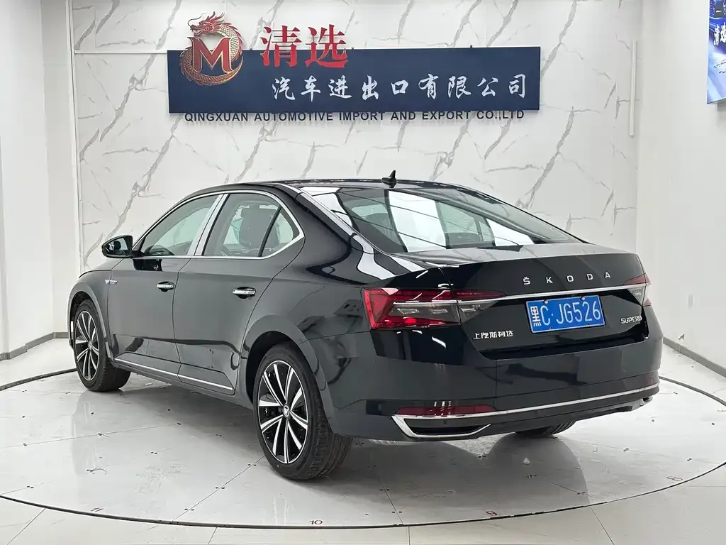 Skoda Superb — фото 6