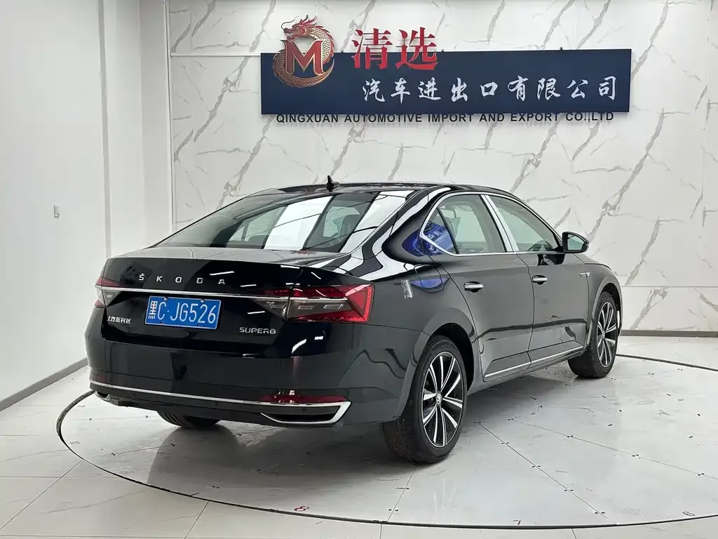 Skoda Superb — фото 3