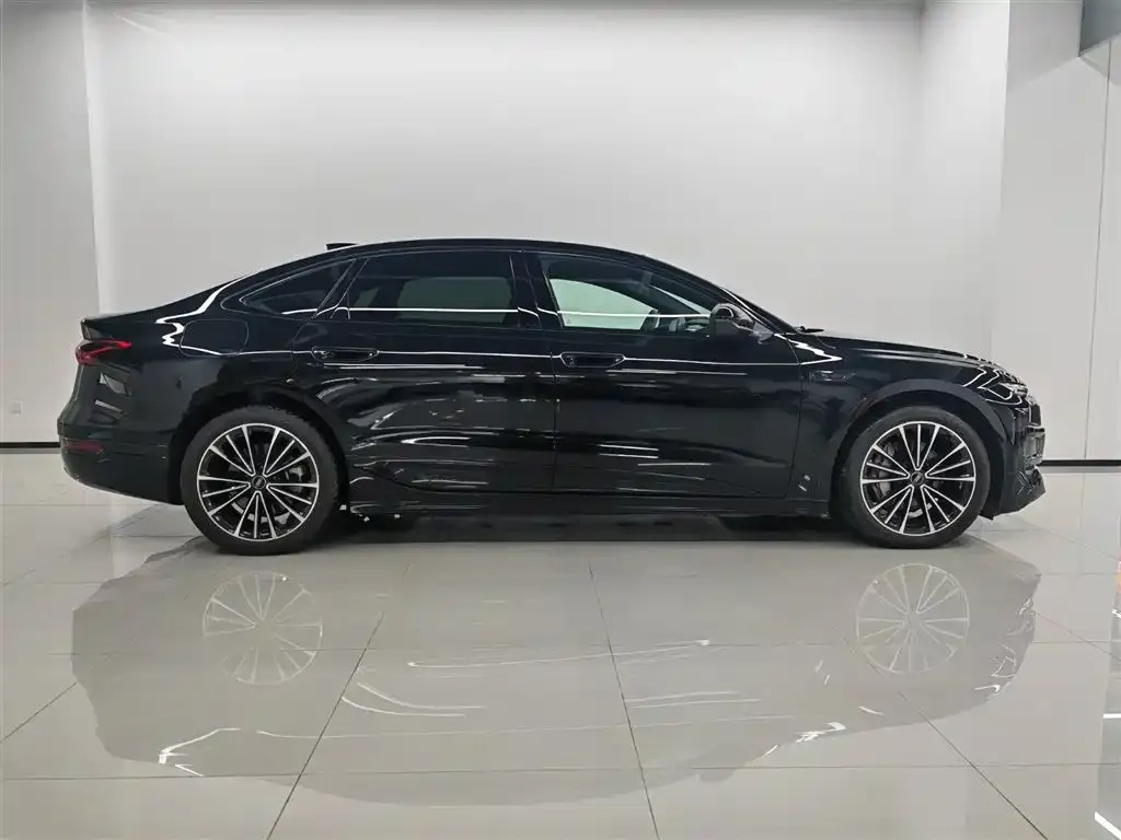 Audi A6L e-tron — фото 8