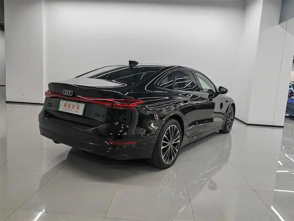 Audi A6L e-tron — фото 2