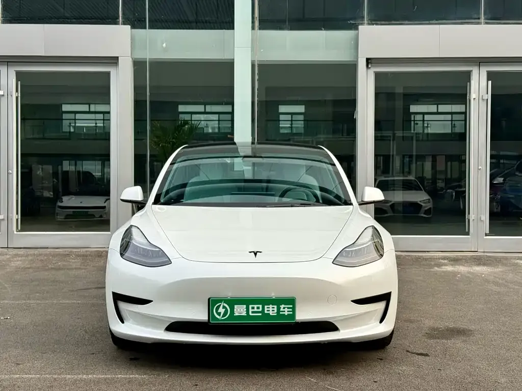 Tesla Model 3 — фото 4