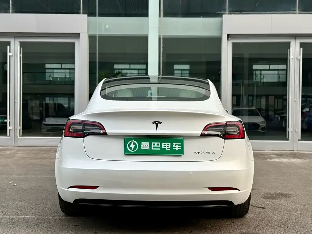 Tesla Model 3 — фото 5