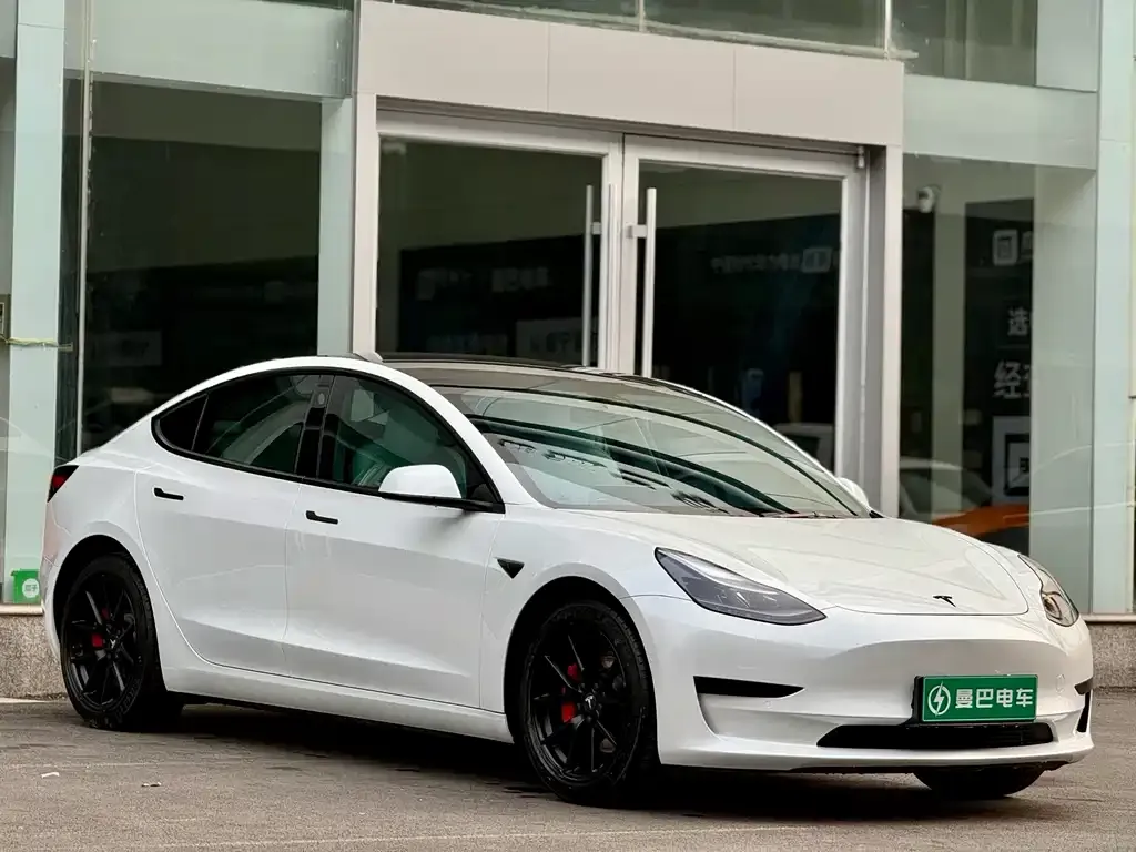Tesla Model 3 — фото 6