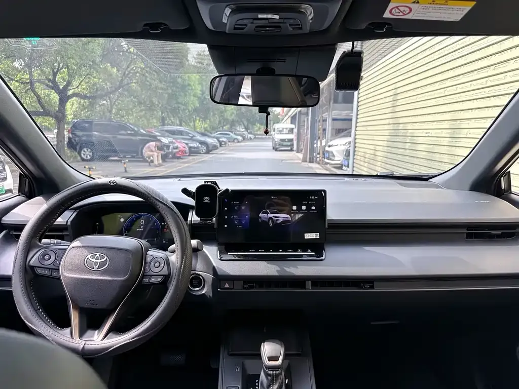 Toyota Corolla Cross — фото 2