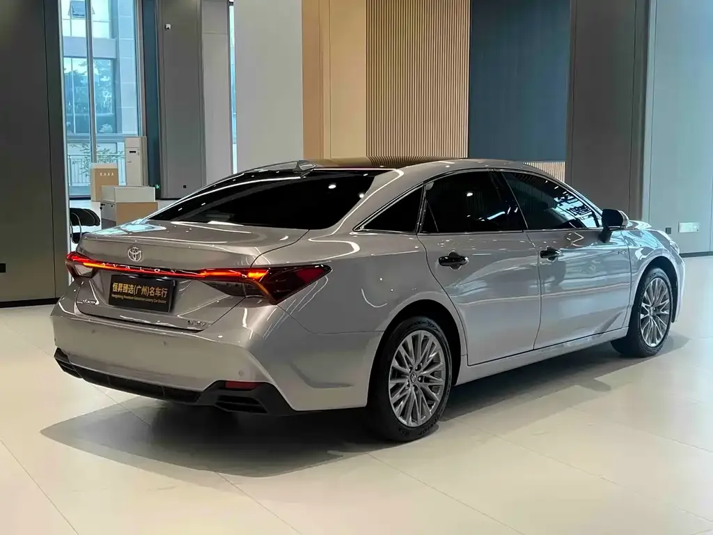 Toyota Avalon — фото 10