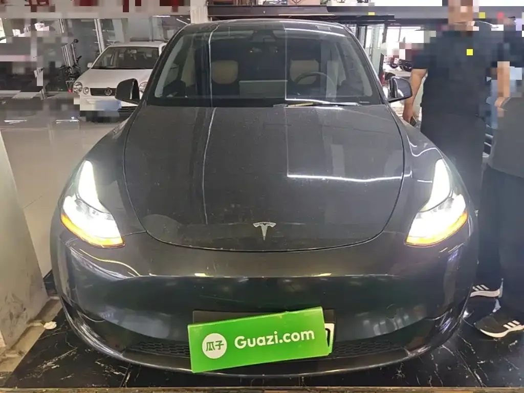 Tesla Model Y — фото 9