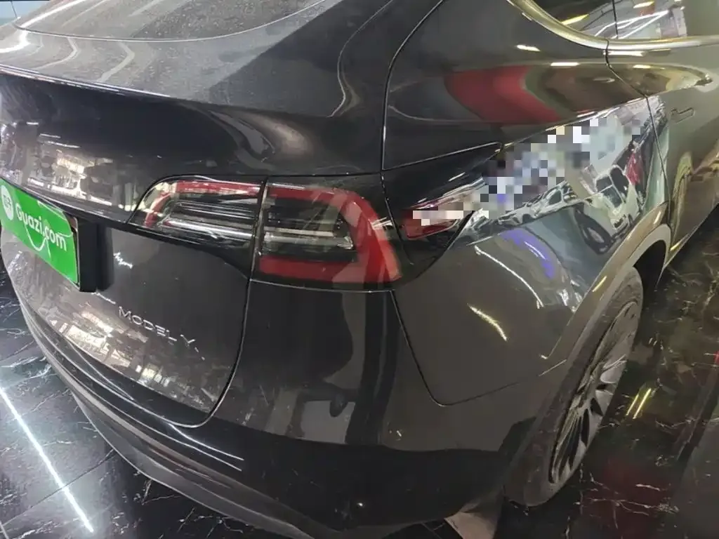 Tesla Model Y — фото 8