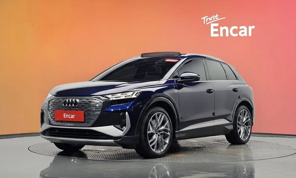 Audi Q4 e-tron — фото 1
