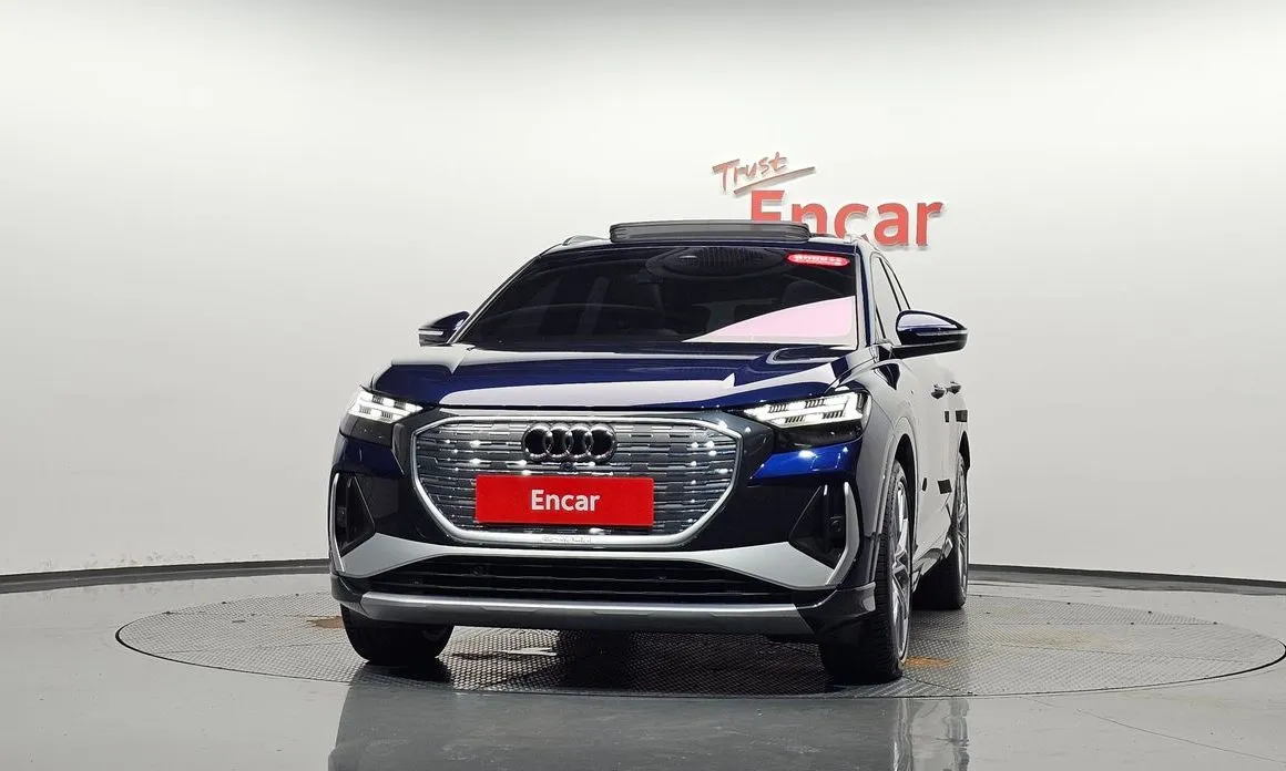 Audi Q4 e-tron — фото 2