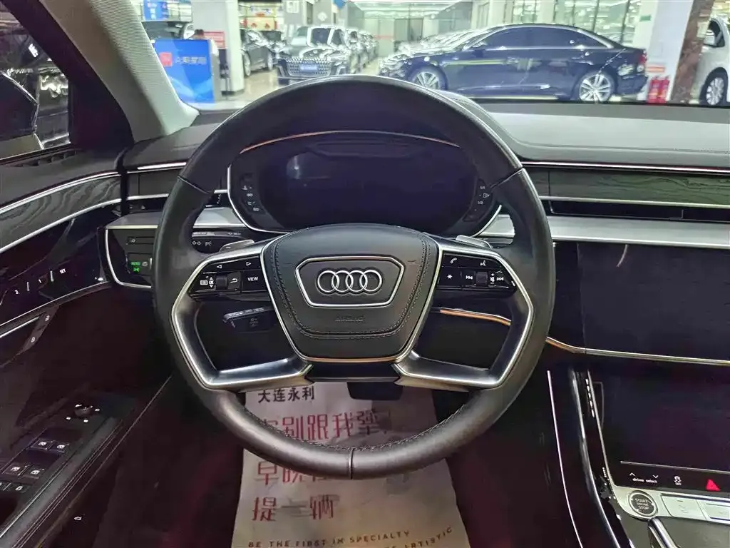 Audi A8 — фото 2