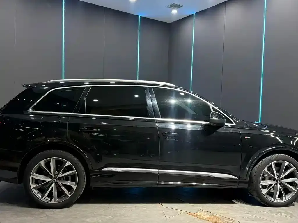 Audi Q7 — фото 4
