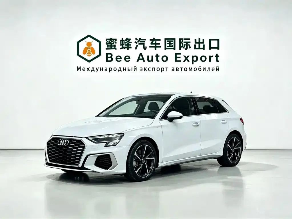 Audi A3 — фото 1
