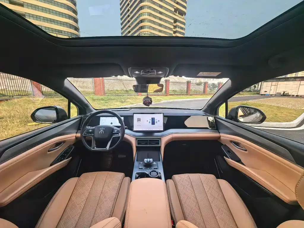BYD L DM-i — фото 6