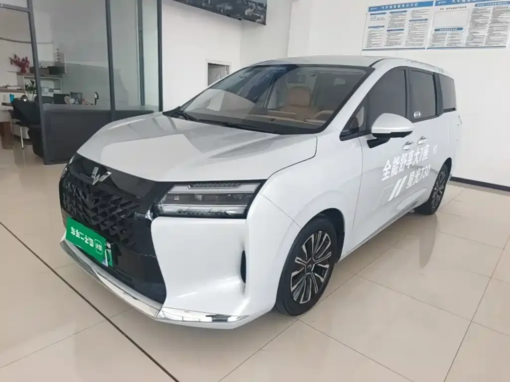 Wuling Xingguang 730 New Energy — фото 1