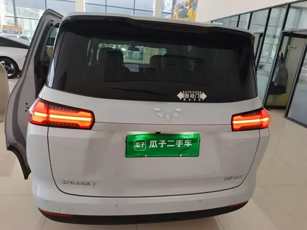 Wuling Xingguang 730 New Energy — фото 7