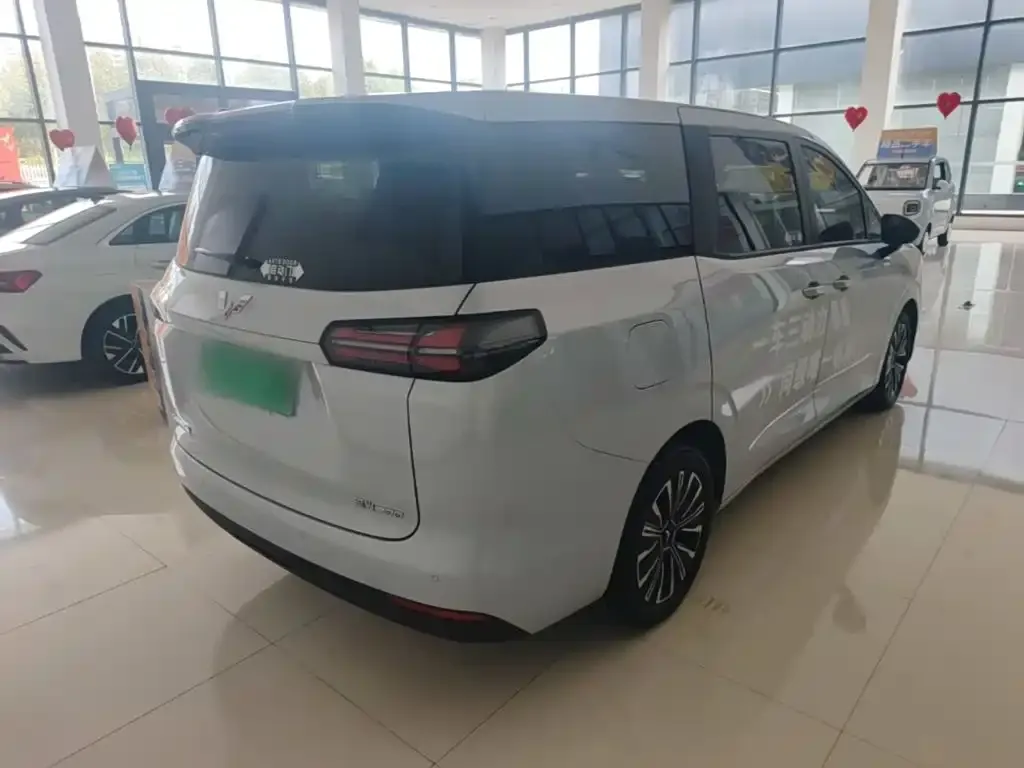 Wuling Xingguang 730 New Energy — фото 2