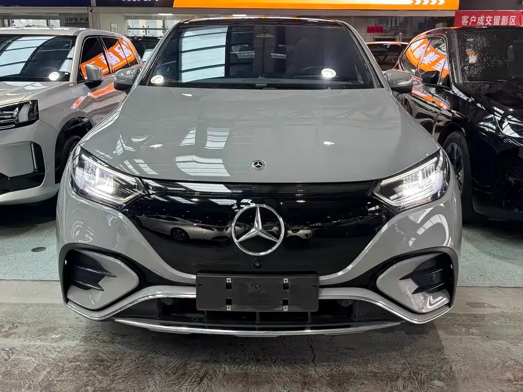 Mercedes-Benz EQE SUV — фото 10