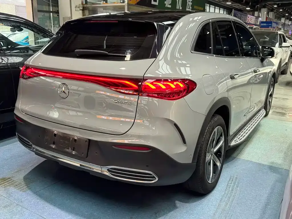 Mercedes-Benz EQE SUV — фото 4