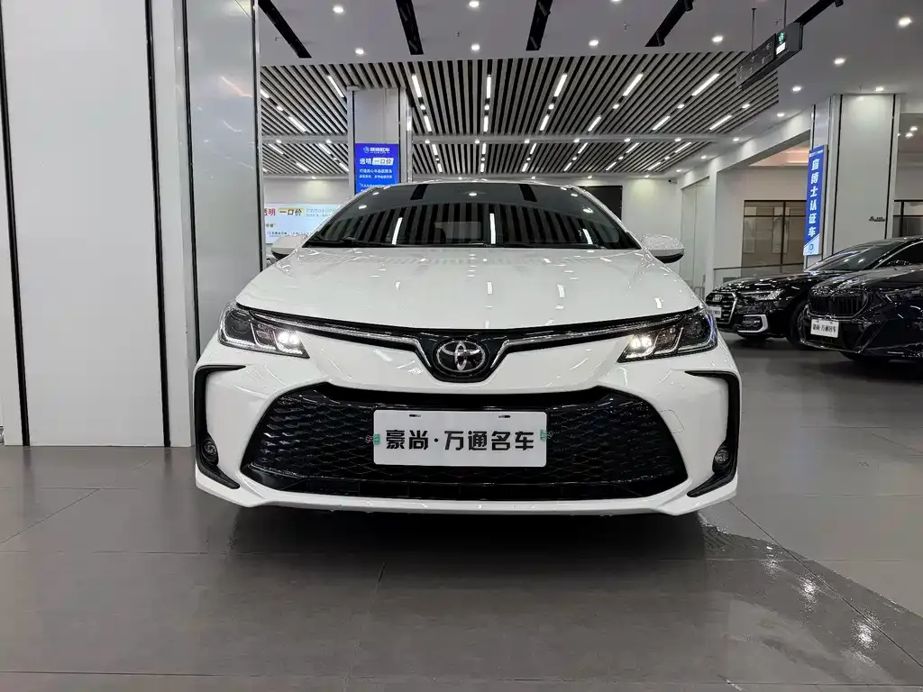 Toyota Corolla — фото 10