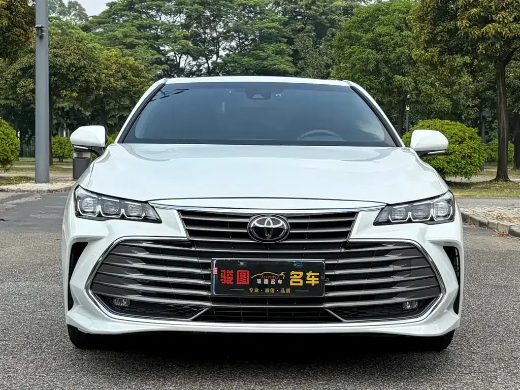 Toyota Avalon — фото 10