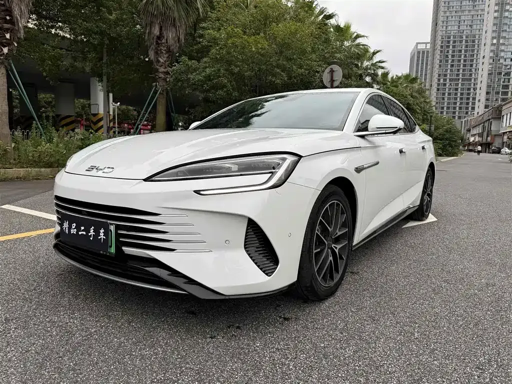 BYD Seal — фото 1