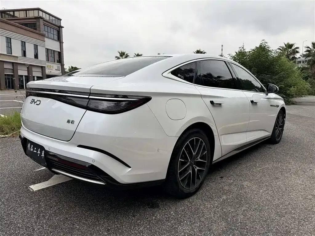 BYD Seal — фото 9