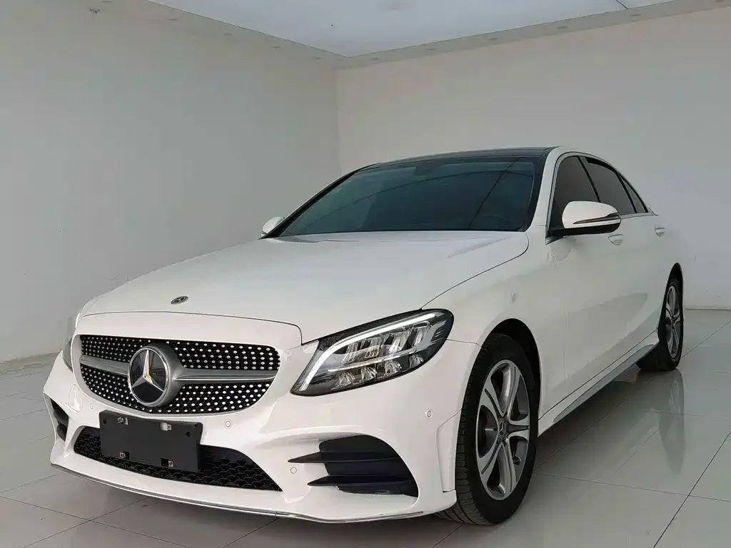 Mercedes-Benz C-Class — фото 1